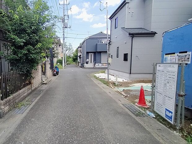 前面道路(東向き)
