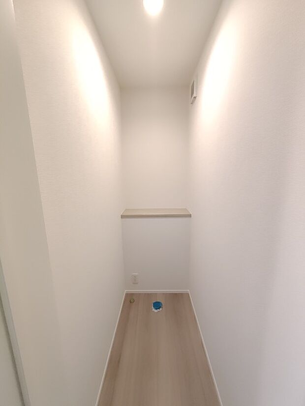 1階トイレ※未設置 1.2階にそれぞれトレイがございます。朝の混雑時に分散して利用できるほか、ゲスト用としても使い分けることもできます。