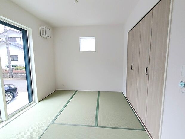 1階和室:4.5帖 和室があるとやはりどこか心落ち着いてしまいます。客間としてもちょうど良い約4.5帖。