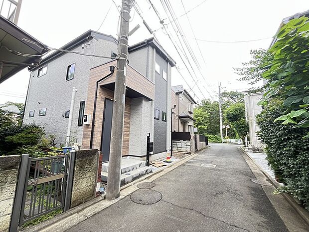 五感で感じる、現地でしかわからない事も沢山ございます。周辺環境なども一緒にご案内いたしますのでお気軽にお問合せください。 