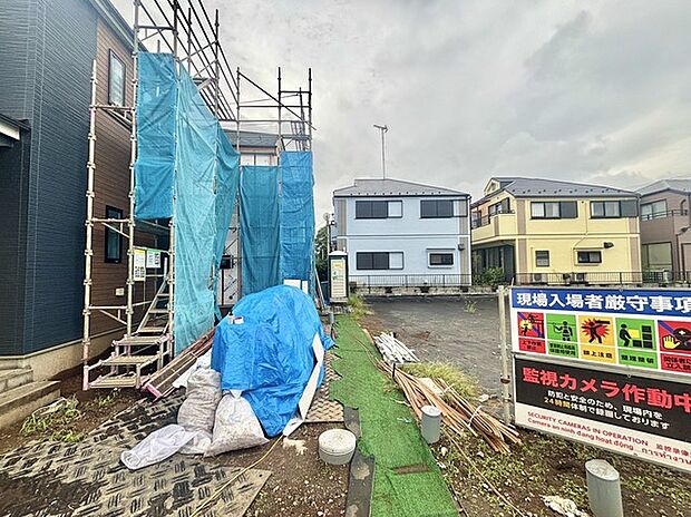 セカンドカーや来客時にも便利なカースペース2台分ございます（車種による）。 