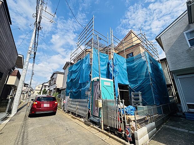 戸建てが立ち並ぶ静かな住宅街。四季折々の移り変わりを感じながら自然と楽しみ、暮らす、そんな毎日を日々の中で感じられる住環境