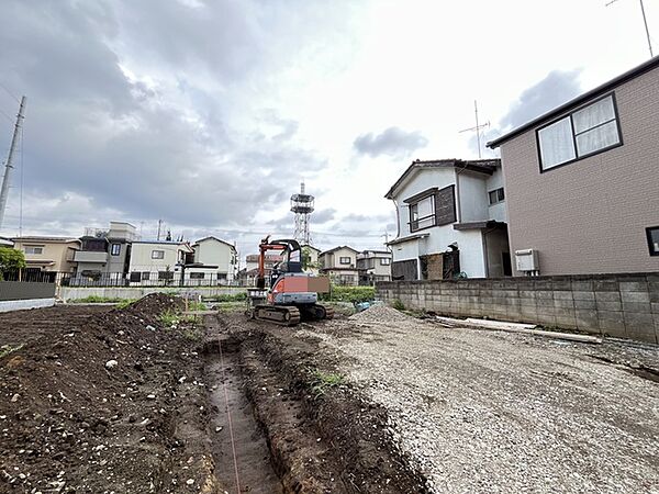 周囲に溶け込む落ち着いた街並みの中で、理想の住まいを叶えるための場所です