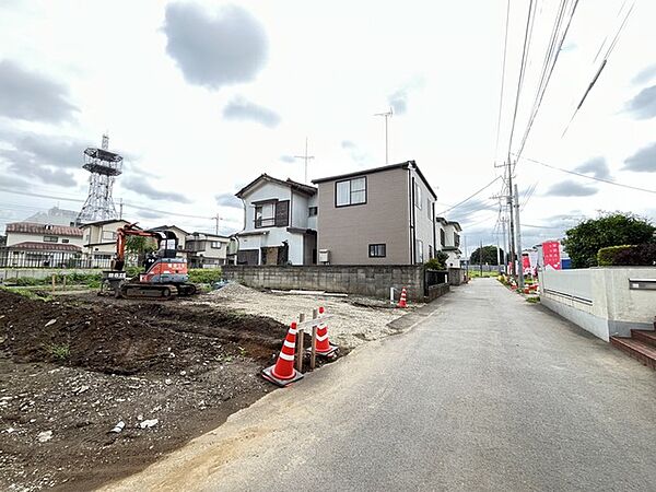 周囲との調和を大切にした、ゆとりある住環境の広がりを感じられます