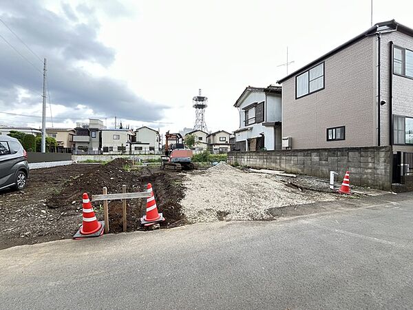 穏やかな住宅街に位置する、これからの暮らしを思い描ける広々とした敷地です