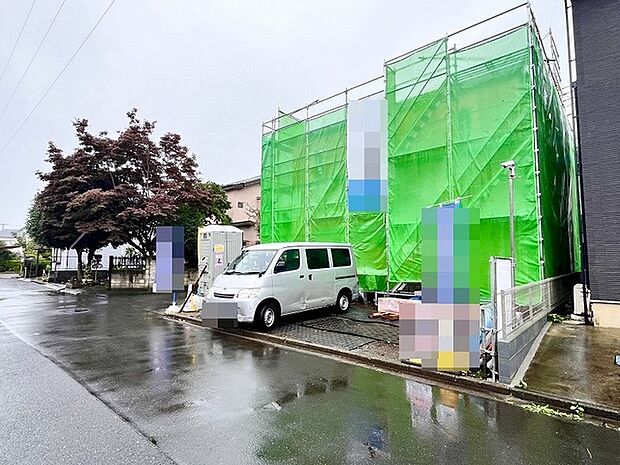 セカンドカーや来客時にも便利なカースペース3台分ございます。