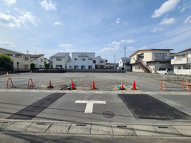 五感で感じる、現地でしかわからない事も沢山ございます。周辺環境なども一緒にご案内いたしますのでお気軽にお問合せください。