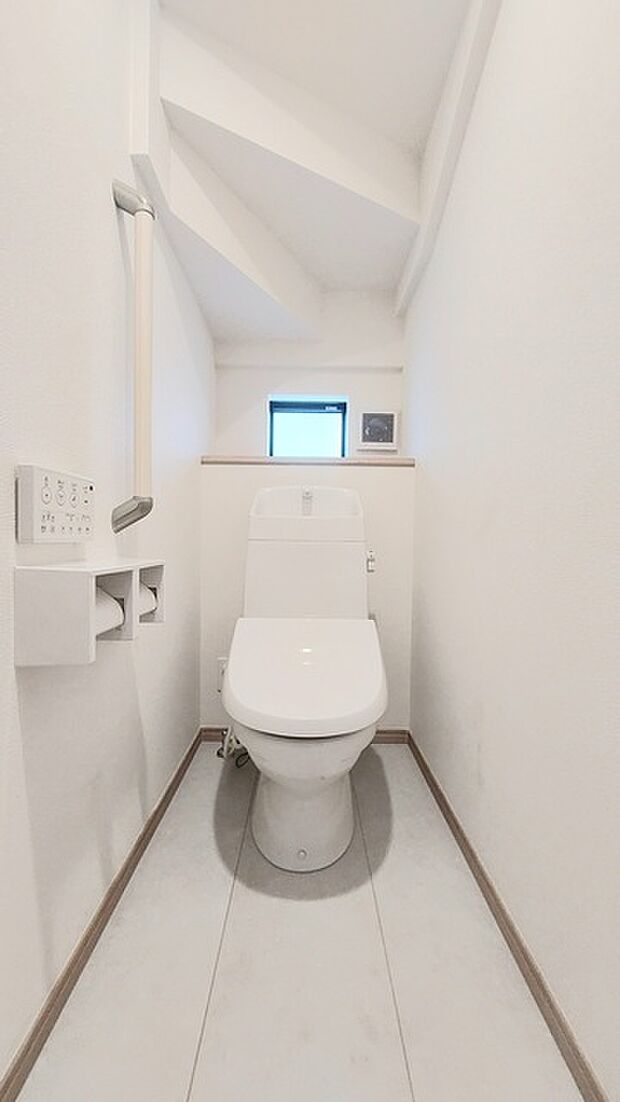 1.2階にそれぞれトレイがございます。朝の混雑時に分散して利用できるほか、ゲスト用としても使い分けることもできます。