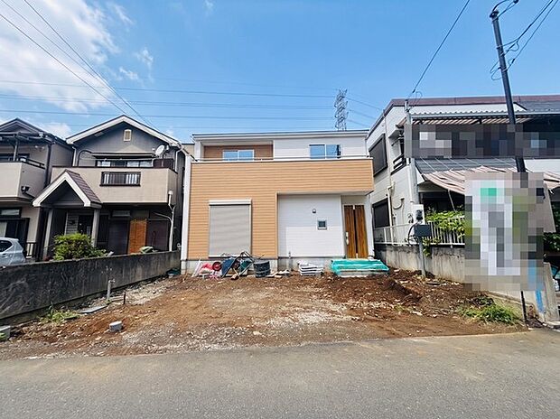 セカンドカーや来客時にも便利なカースペース2台分ございます。