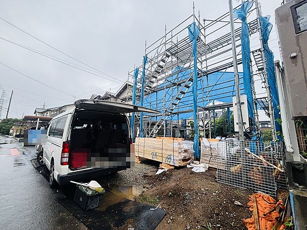 南道路に面しており日中もたくさんの陽が入ります。風通りや周辺環境など実際に現地にてご確認ください。