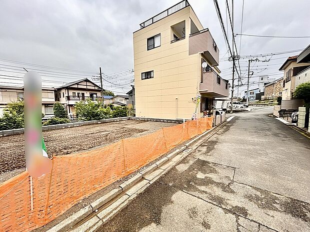 車通りも少なく、閑静な住宅街です。