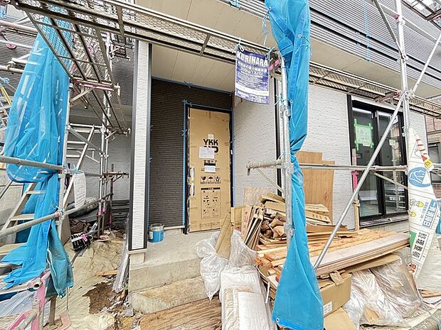 玄関はおうちの顔とも呼ばれる重要な場所！明るくスッキリと見える空間で住まう人を見送り、出迎えてくれます。 