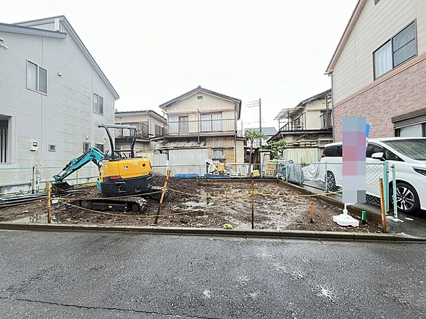 カースペースは1台駐車できます。車庫の出し入れのしやすさなど、実際に現地にてご確認ください。