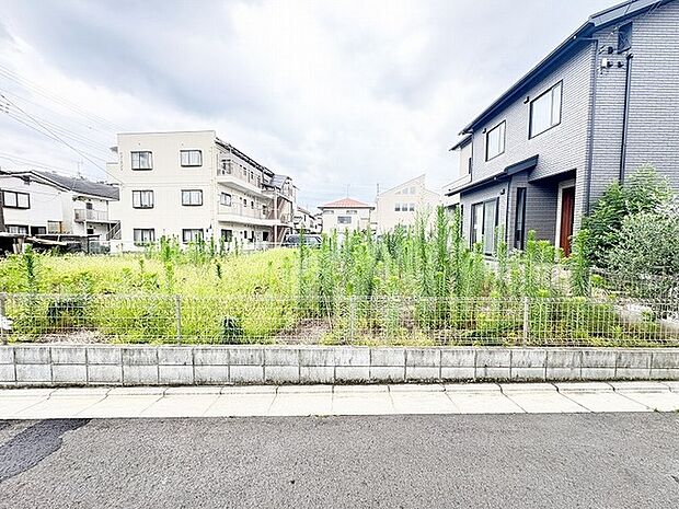 キレイな長方形の土地なので、色々なプランが入りそうです。