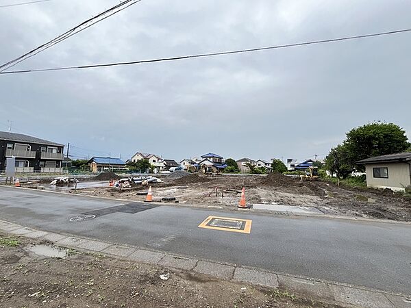 空が広く感じられる開放的な立地です。静かな環境で、落ち着いた日々を過ごしたい方におすすめです