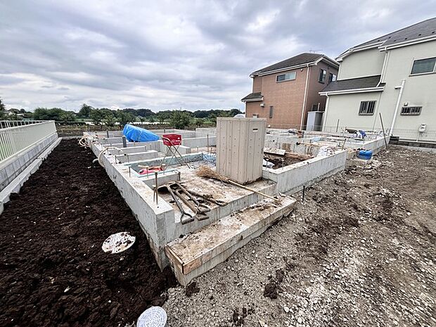 建物完成は令和8年9月予定です