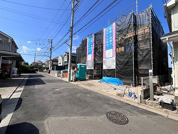 戸建てが立ち並ぶ静かな住宅地。四季折々の移り変わりを感じながら自然と楽しみ、暮らす、そんな毎日を日々の中で感じられる住環境