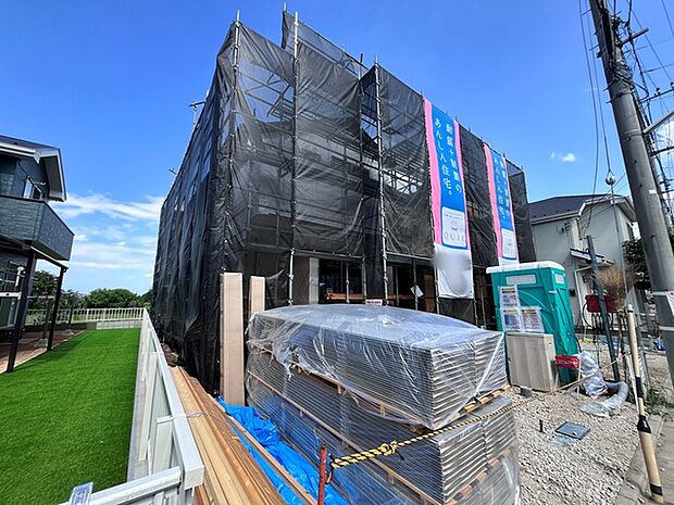 戸建てが立ち並ぶ静かな住宅地。四季折々の移り変わりを感じながら自然と楽しみ、暮らす、そんな毎日を日々の中で感じられる住環境