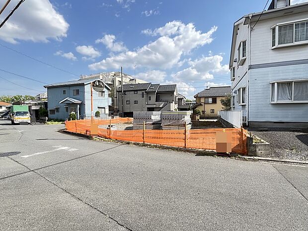 五感で感じる、現地でしかわからない事も沢山ございます。周辺環境なども一緒にご案内いたしますのでお気軽にお問合せください。 