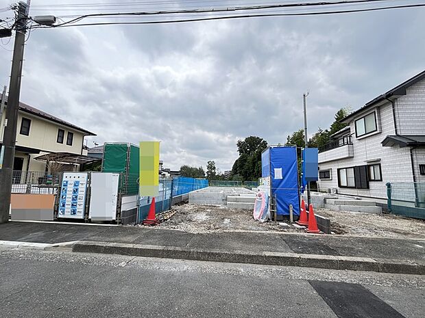 新しい暮らしの始まりを感じさせる、整然と区画された土地です。理想の住まいを描ける広さがあります