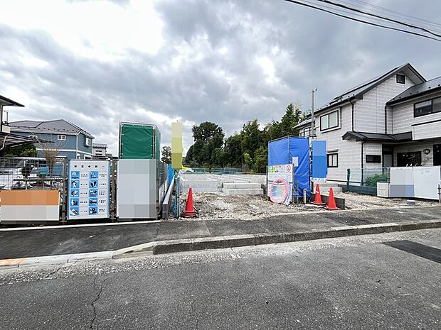 周辺環境と調和する、穏やかな立地。自分らしいライフスタイルをゼロから描ける広さがあります