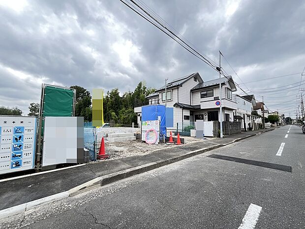 ゆとりある街並みの中で、理想の住まいを形に。静かな環境が、日々の暮らしに安らぎを添えます