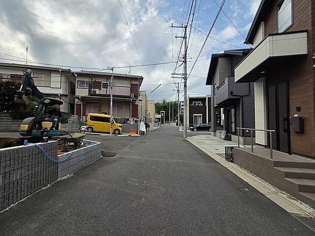 五感で感じる、現地でしかわからない事も沢山ございます。周辺環境なども一緒にご案内いたしますのでお気軽にお問合せください。 