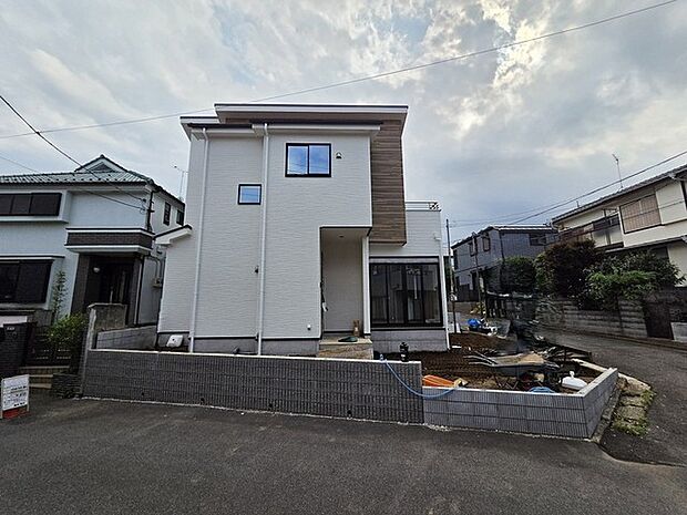 五感で感じる、現地でしかわからない事も沢山ございます。周辺環境なども一緒にご案内いたしますのでお気軽にお問合せください。 