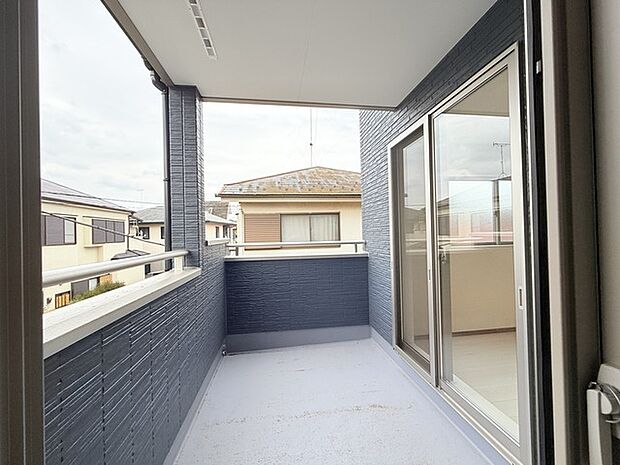 真ん中の部屋4.62帖からのバルコニー