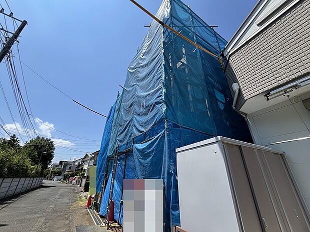 日々の変化を楽しみながら、完成を心待ちにする期間。静かな住宅街に新たな物語が生まれます 