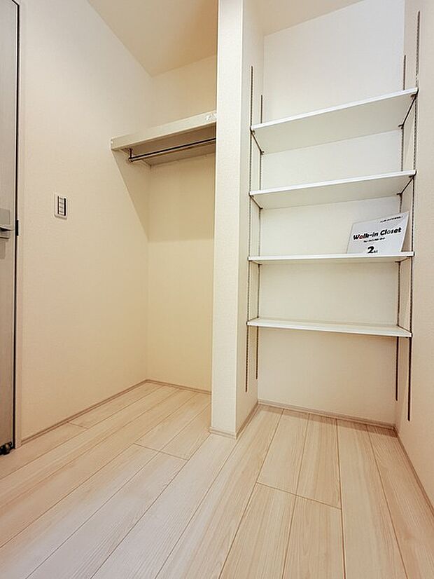 大容量のパントリーがございますので、非常食や食品のストックも沢山置けます。