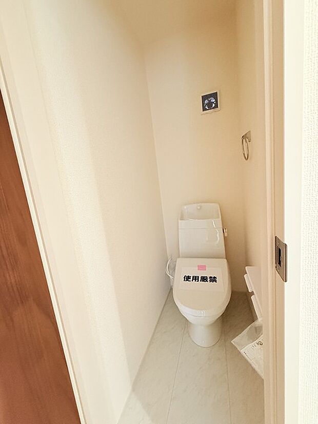 1.2階にそれぞれトレイがございます。朝の混雑時に分散して利用できるほか、ゲスト用としても使い分けることもできます。