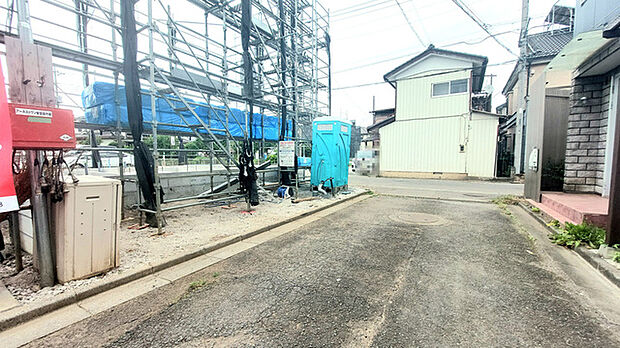 カースペースは1台駐車できます。車庫の出し入れのしやすさなど、実際に現地にてご確認ください。