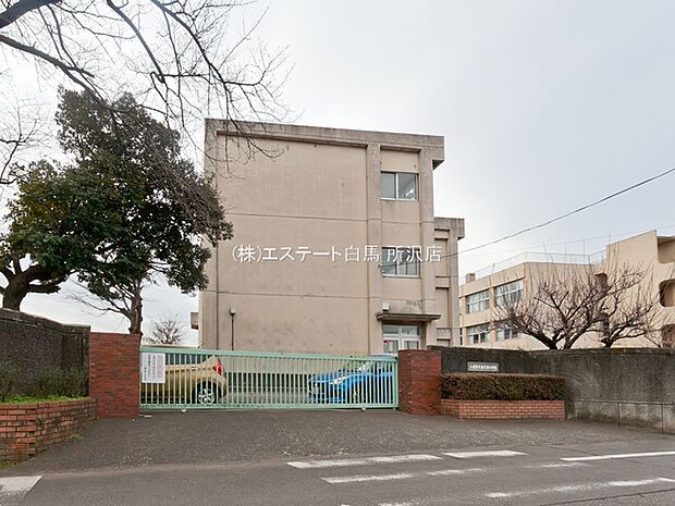藤沢南小学校(820m)