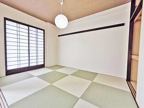 和室があるとやはりどこか心落ち着いてしまいます。客間としてもちょうど良い6帖。