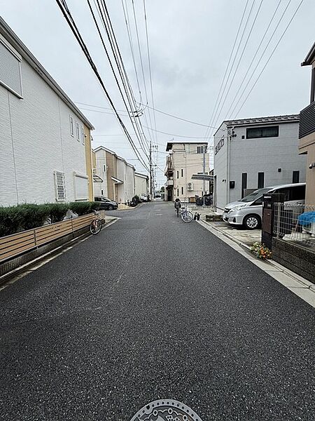 東側道路