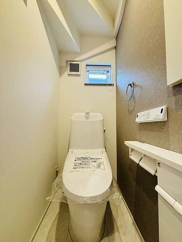 1.2階にそれぞれトレイがございます。朝の混雑時に分散して利用できるほか、ゲスト用としても使い分けることもできます。