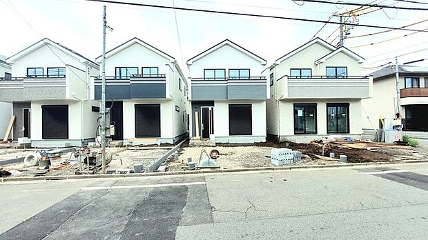 戸建てが立ち並ぶ静かな住宅街。四季折々の移り変わりを感じながら自然と楽しみ、暮らす、そんな毎日を日々の中で感じられる住環境