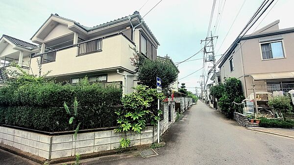 角地のお家です。