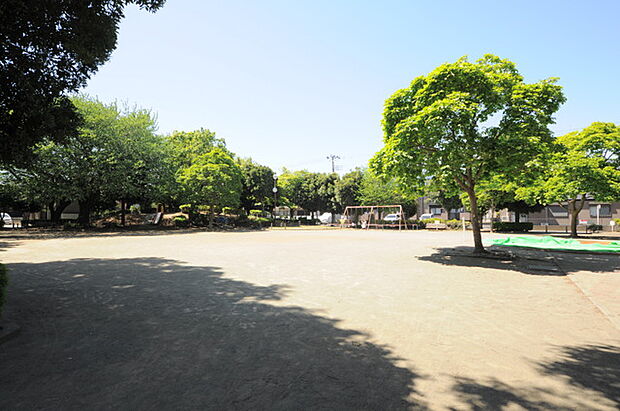 新郷公園(所沢市)(140m)