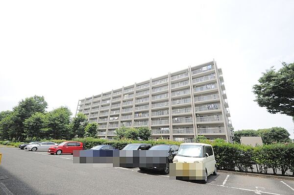 広めのバルコニーは風通しも良くお洗濯物もしっかりと干すことができます！