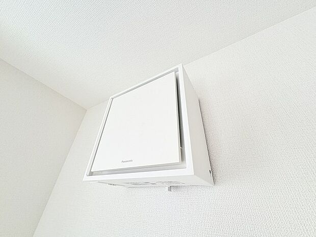 室内の温度を保ちやすく快適さを維持できる熱交換型機械式24時間換気システム