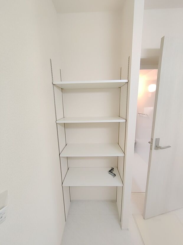 洗面室内リネン庫