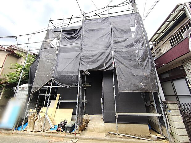 戸建てが立ち並ぶ静かな住宅街。四季折々の移り変わりを感じながら自然と楽しみ、暮らす、そんな毎日を日々の中で感じられる住環境