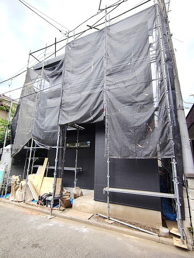戸建てが立ち並ぶ静かな住宅街。四季折々の移り変わりを感じながら自然と楽しみ、暮らす、そんな毎日を日々の中で感じられる住環境