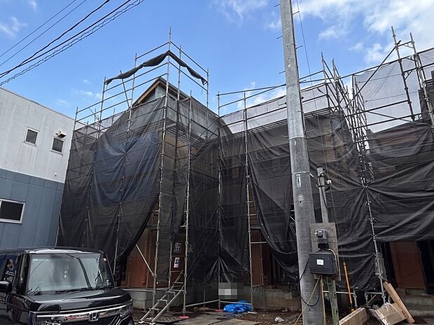 セカンドカーや来客時にも便利なカースペース2台分ございます。