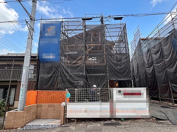 現在建築中