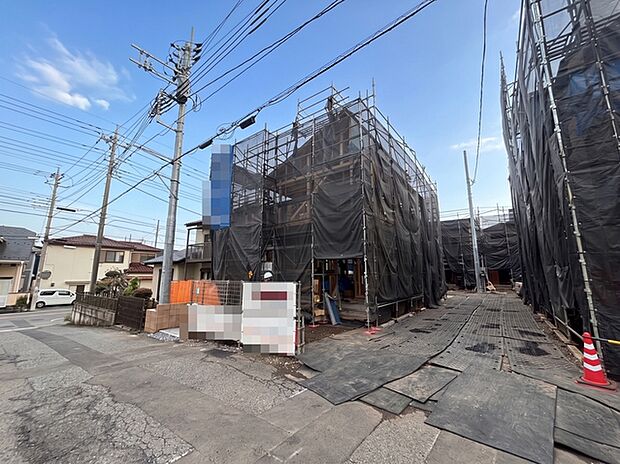 セカンドカーや来客時にも便利なカースペース2台分ございます。 