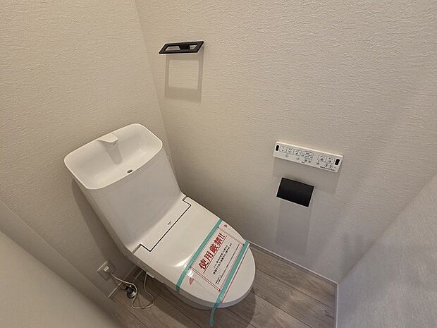 1.2階にそれぞれトレイがございます。朝の混雑時に分散して利用できるほか、ゲスト用としても使い分けることもできます。