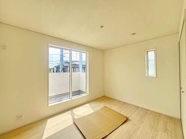 窓から眺める風景は一日の疲れを癒すヒーリングを奏でる、心地の良い時間を演出してくれます。室内も重要ですが、周りの環境もマイホーム選びの大事なポイント